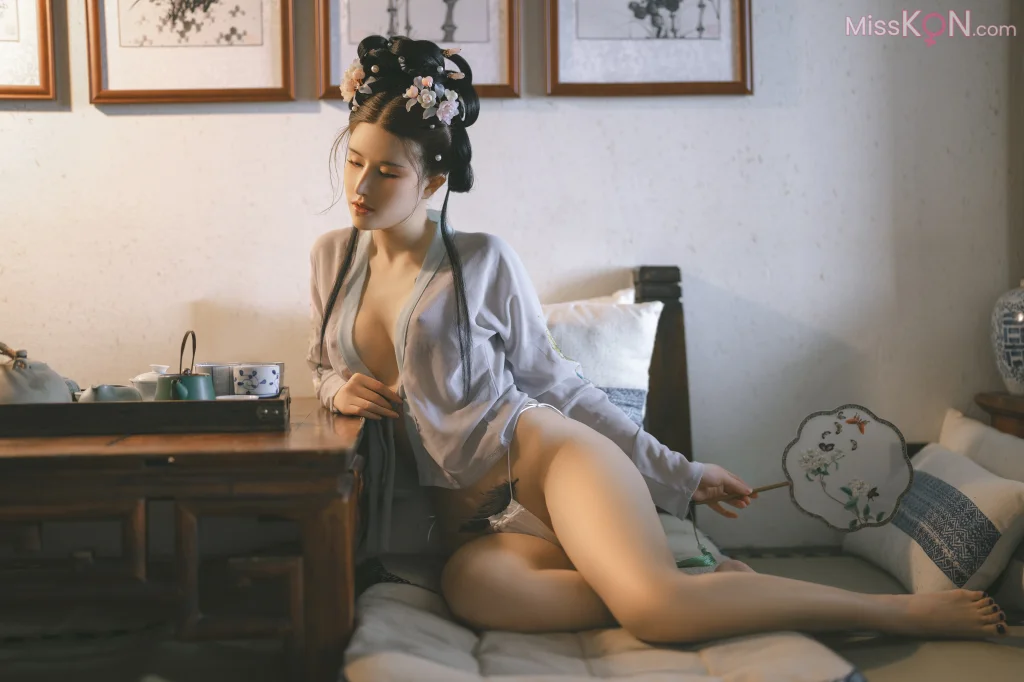 Coser@鹿八岁_ 花想容