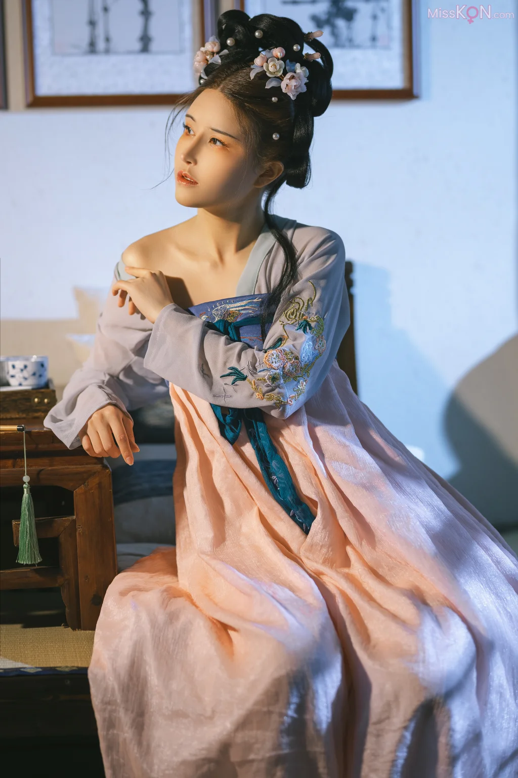 Coser@鹿八岁_ 花想容