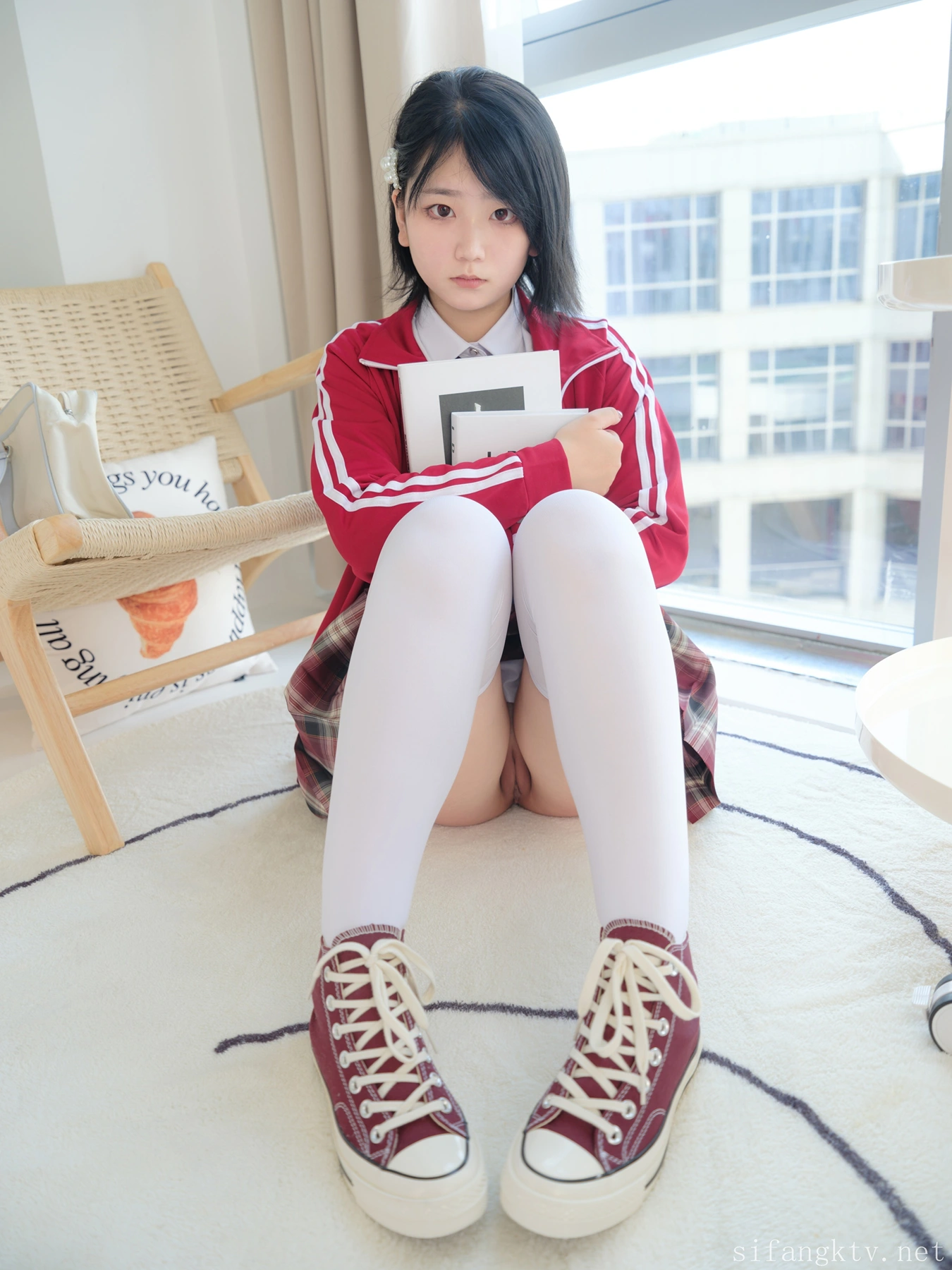 Cosplay Lin Shuci 林书辞 – 制服娃娃脸可爱双马尾粉嫩肥美