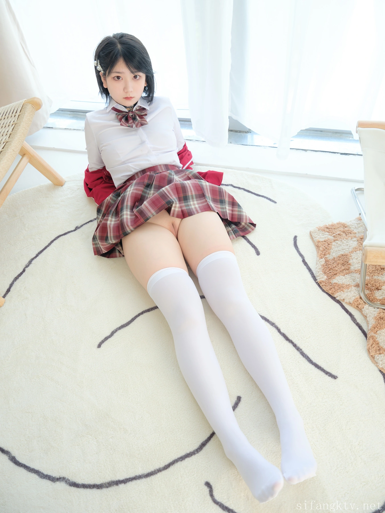 Cosplay Lin Shuci 林书辞 – 制服娃娃脸可爱双马尾粉嫩肥美