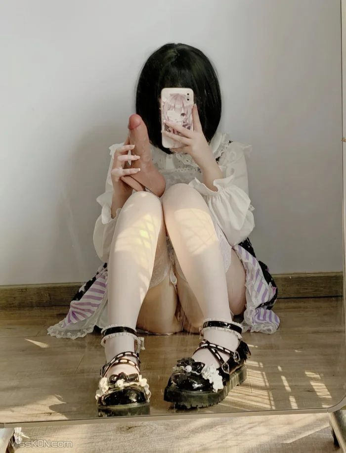 Cute7(loveqing_qaq)_ 嬌嫩的白虎妹妹