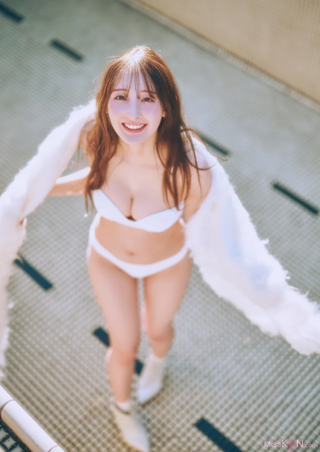 Cecile Nana (菜那セシル)_ BUBKAデジタル写真集 「冬のヒロイン」