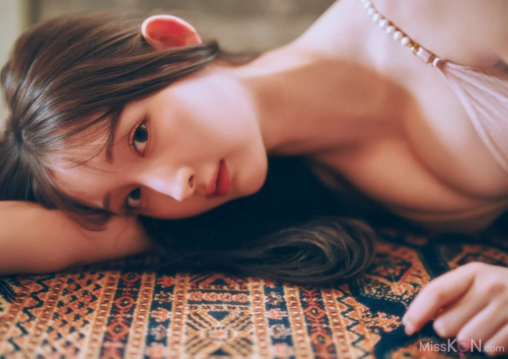 Cecile Nana (菜那セシル)_ BUBKAデジタル写真集 「冬のヒロイン」