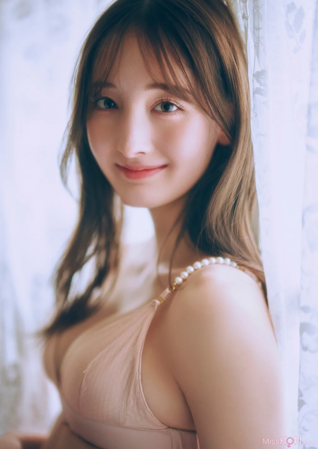 Cecile Nana (菜那セシル)_ BUBKAデジタル写真集 「冬のヒロイン」