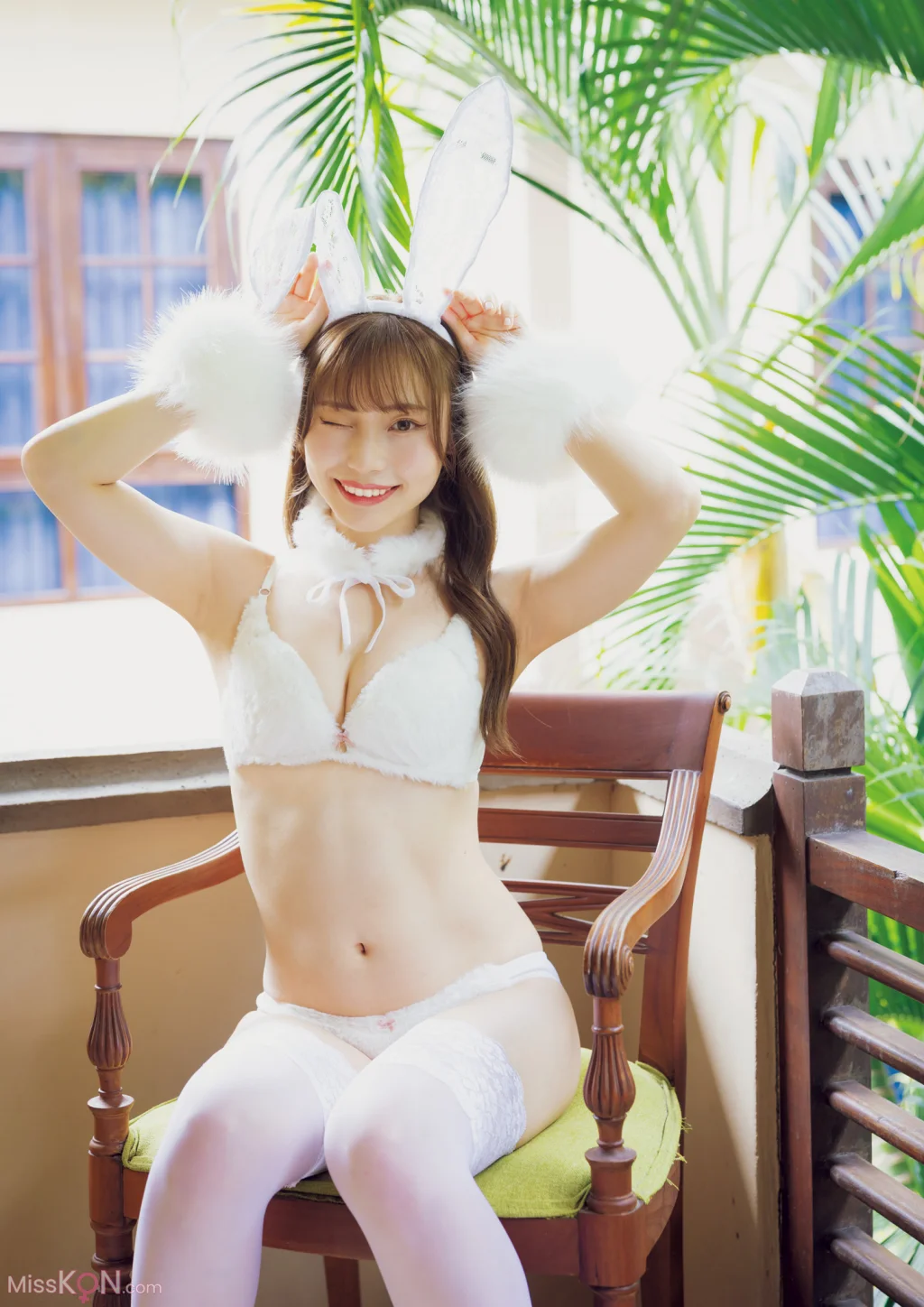 Saaya Kawagoe (川越紗彩)_ 1st写真集 なんとかなるなる