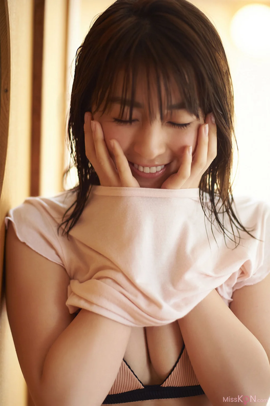 Yanagi Yurina (柳ゆり菜)_ FRIDAYデジタル写真集 「一緒に一泊旅行 Vol.2」