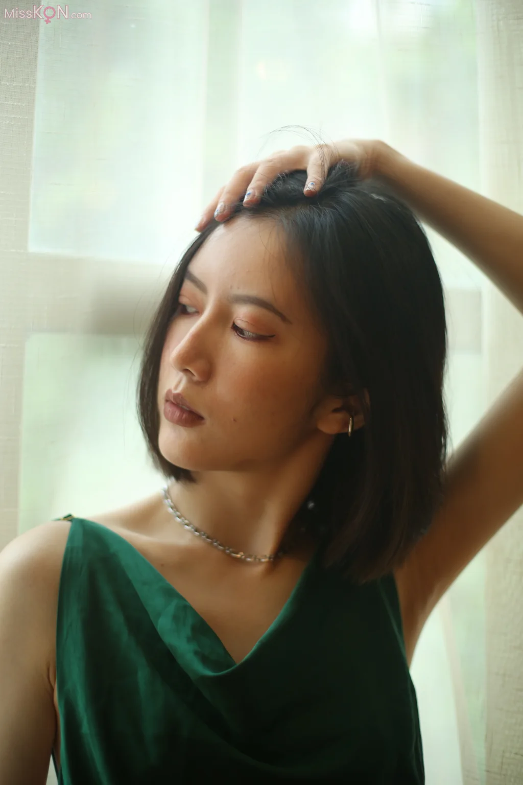 [Private Photoshoot] 凉子_ 高冷御姐冰美人 白丝美腿 全尺度私拍