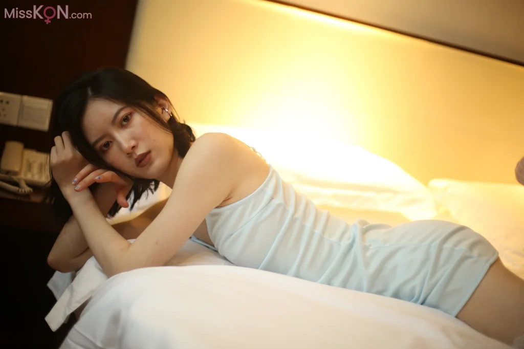 [Private Photoshoot] 凉子_ 高冷御姐冰美人 白丝美腿 全尺度私拍