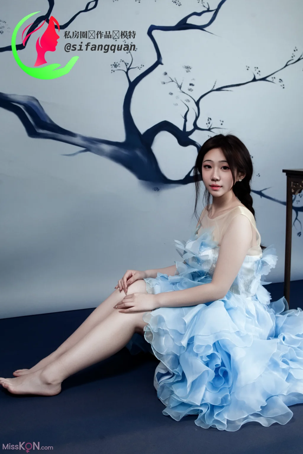 [Private Photoshoot] 大一学妹公主裙与青花瓷 全尺度私拍