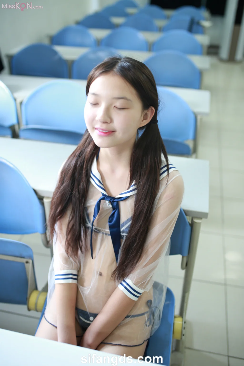 [Private Photoshoot] 小可爱_ 隔壁班的那个女孩 白嫩清纯校花 全尺度私拍