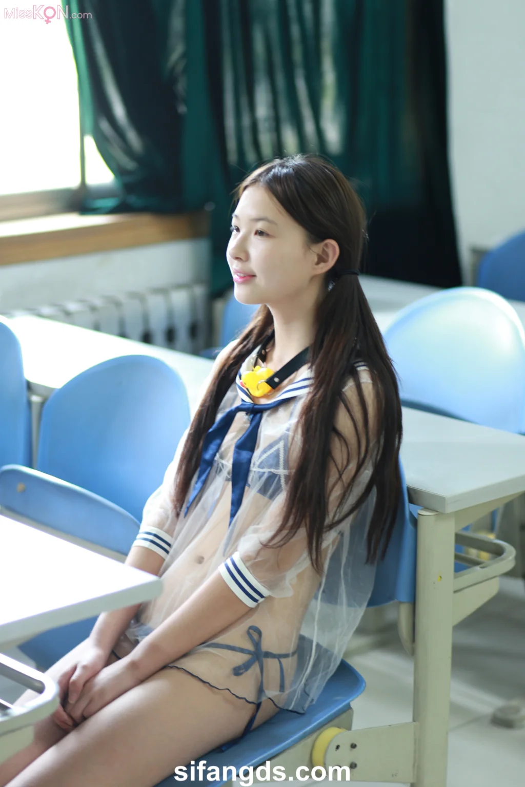 [Private Photoshoot] 小可爱_ 隔壁班的那个女孩 白嫩清纯校花 全尺度私拍