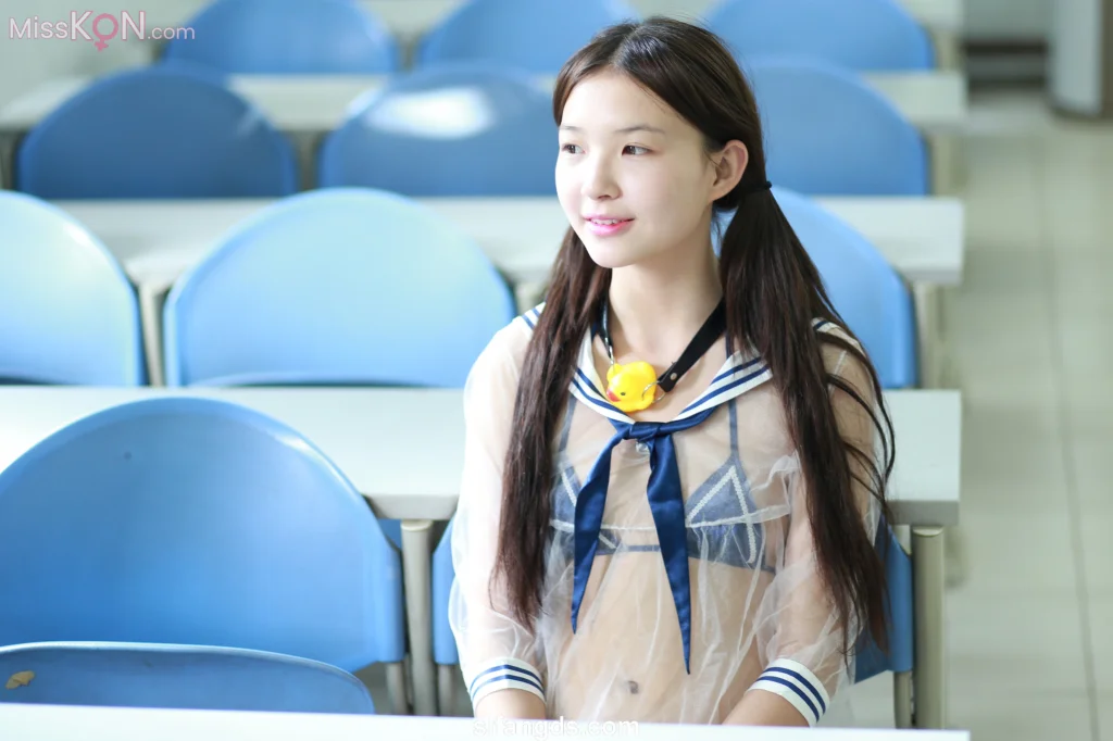 [Private Photoshoot] 小可爱_ 隔壁班的那个女孩 白嫩清纯校花 全尺度私拍