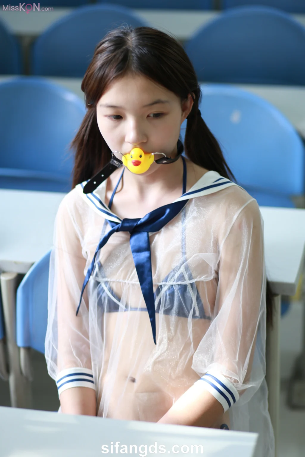 [Private Photoshoot] 小可爱_ 隔壁班的那个女孩 白嫩清纯校花 全尺度私拍