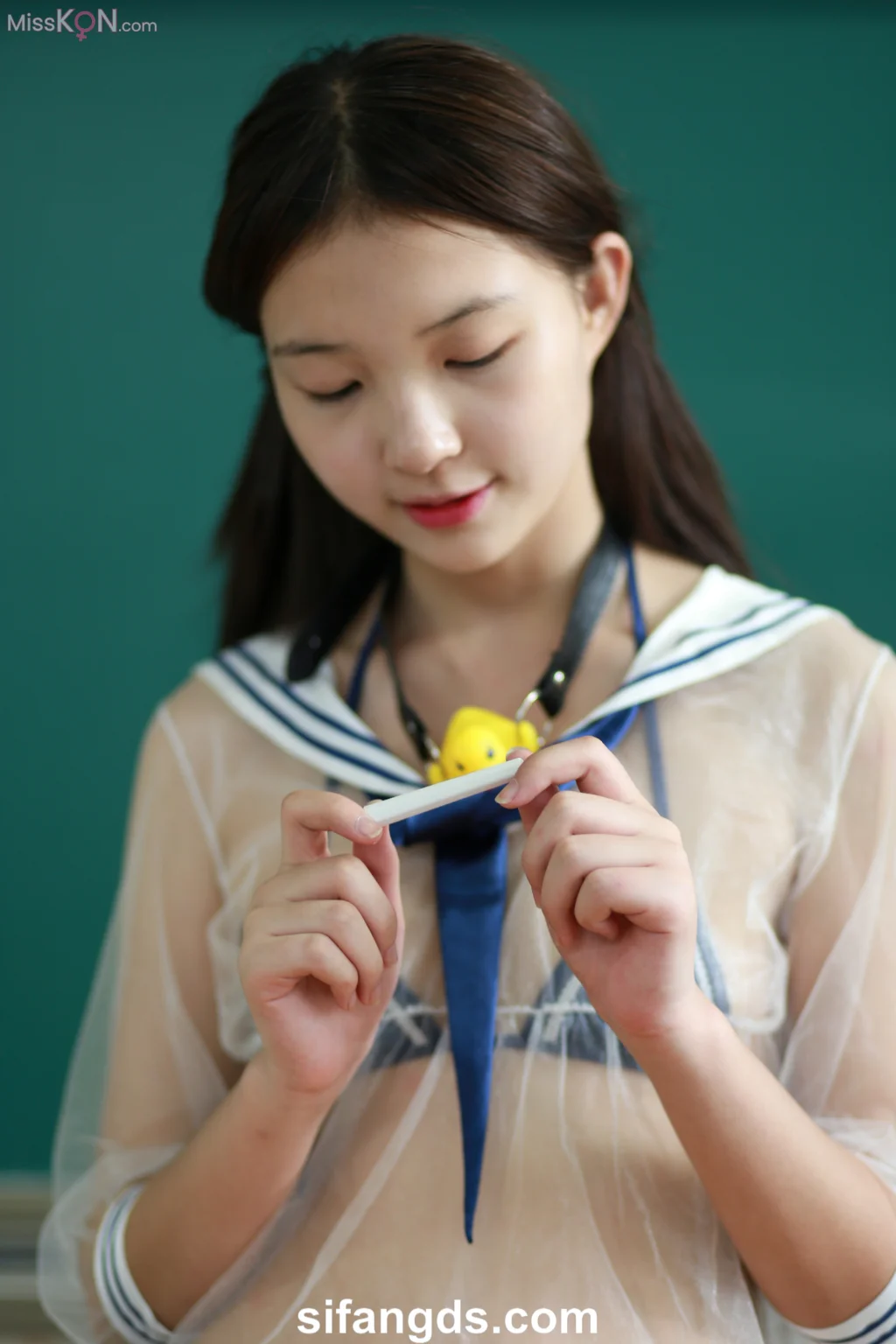 [Private Photoshoot] 小可爱_ 隔壁班的那个女孩 白嫩清纯校花 全尺度私拍