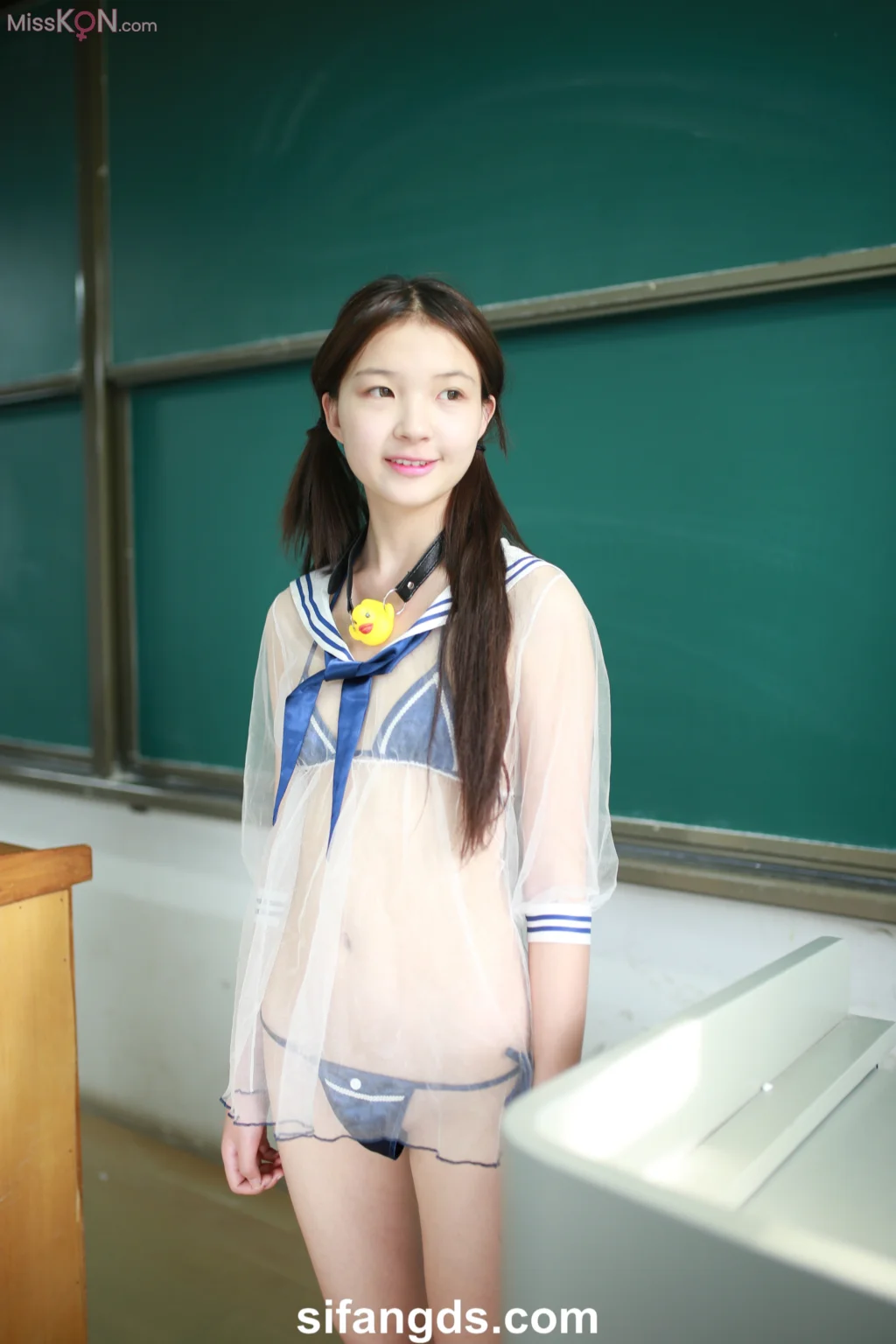 [Private Photoshoot] 小可爱_ 隔壁班的那个女孩 白嫩清纯校花 全尺度私拍