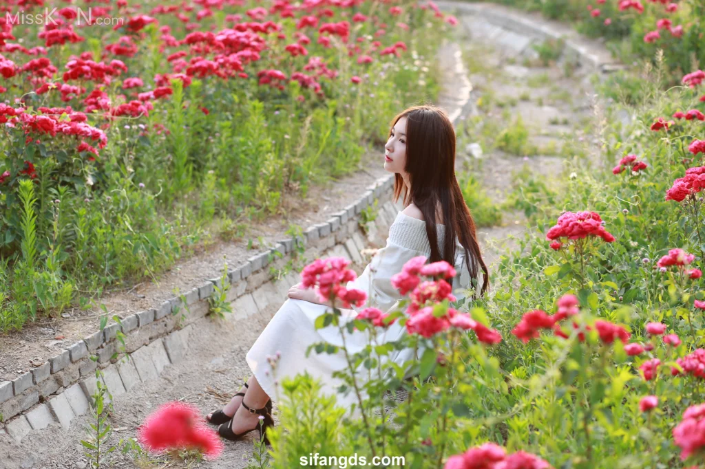 [Private Photoshoot] 小可爱_ 隔壁班的那个女孩 白嫩清纯校花 全尺度私拍