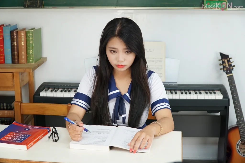 [Private Photoshoot] 熙熙_ 丰满御姐 JK全尺度私拍