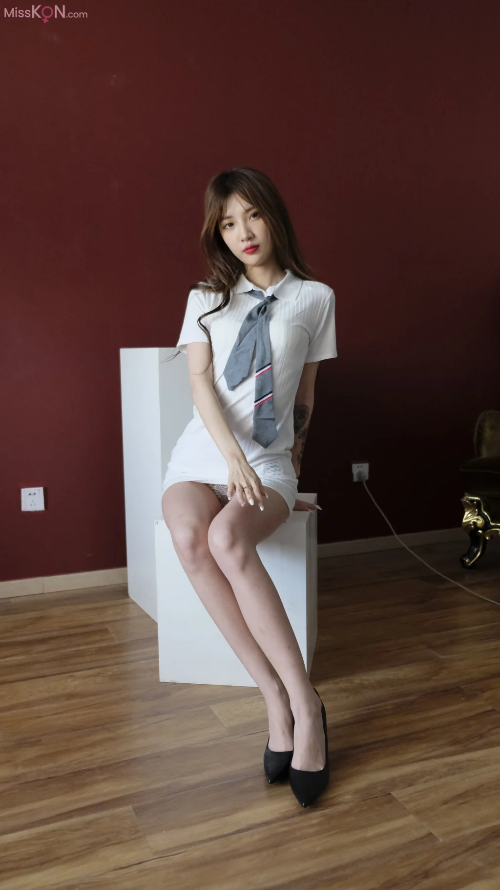 [Private Photoshoot] 白雪(佳菲)_ 高冷黑丝女神 全尺度人体私拍