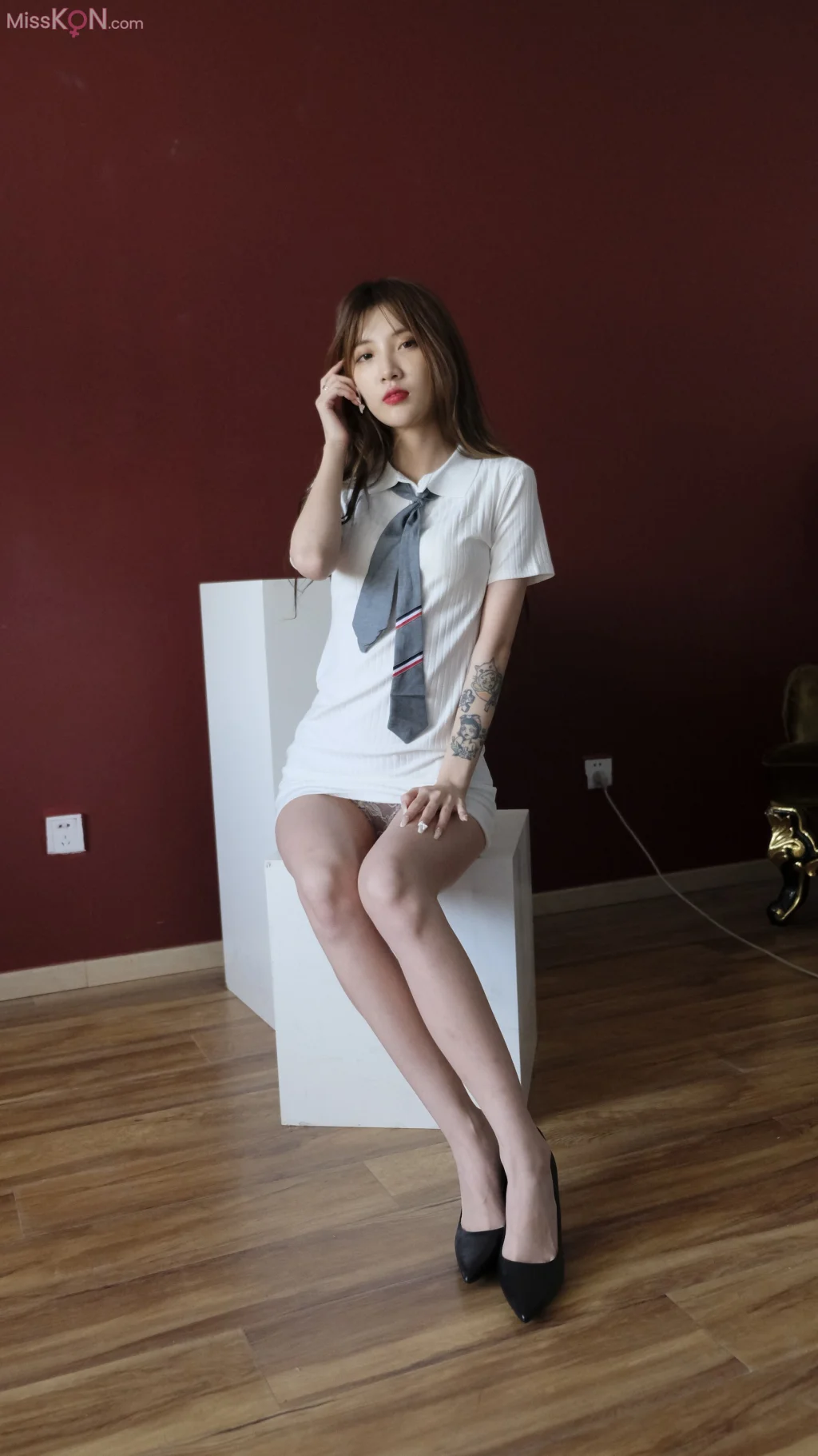 [Private Photoshoot] 白雪(佳菲)_ 高冷黑丝女神 全尺度人体私拍