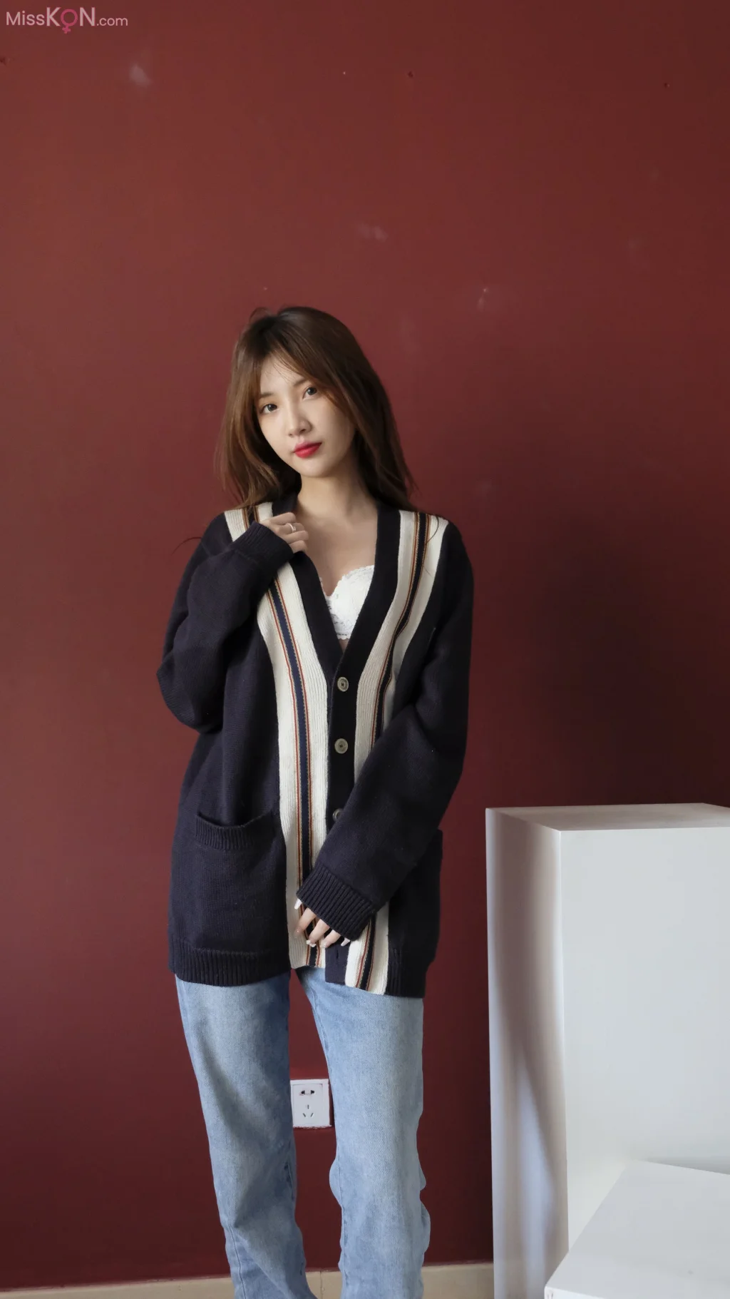 [Private Photoshoot] 白雪(佳菲)_ 高冷黑丝女神 全尺度人体私拍