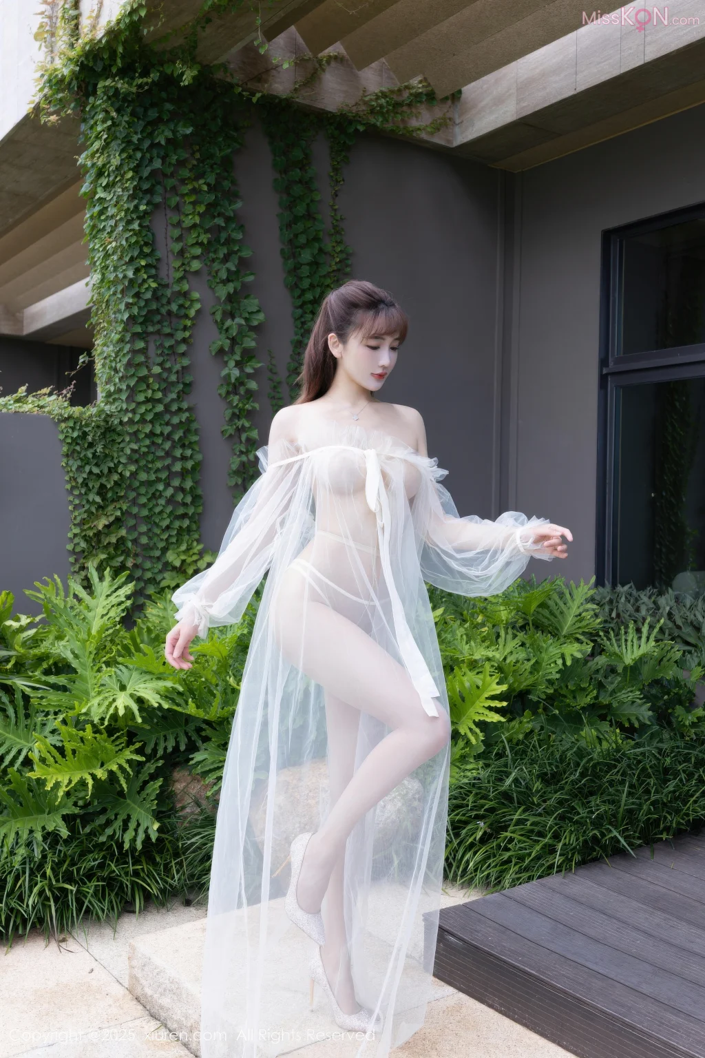 XIUREN No.10903_ Lu Xuan Xuan (陆萱萱)