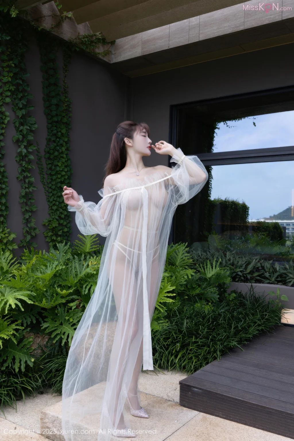 XIUREN No.10903_ Lu Xuan Xuan (陆萱萱)