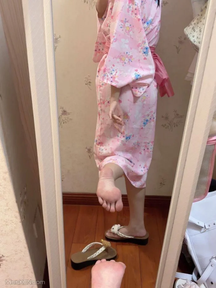 Xuxu(xuxulik)_ 1314门槛 双马尾露脸极品萝莉福利订阅