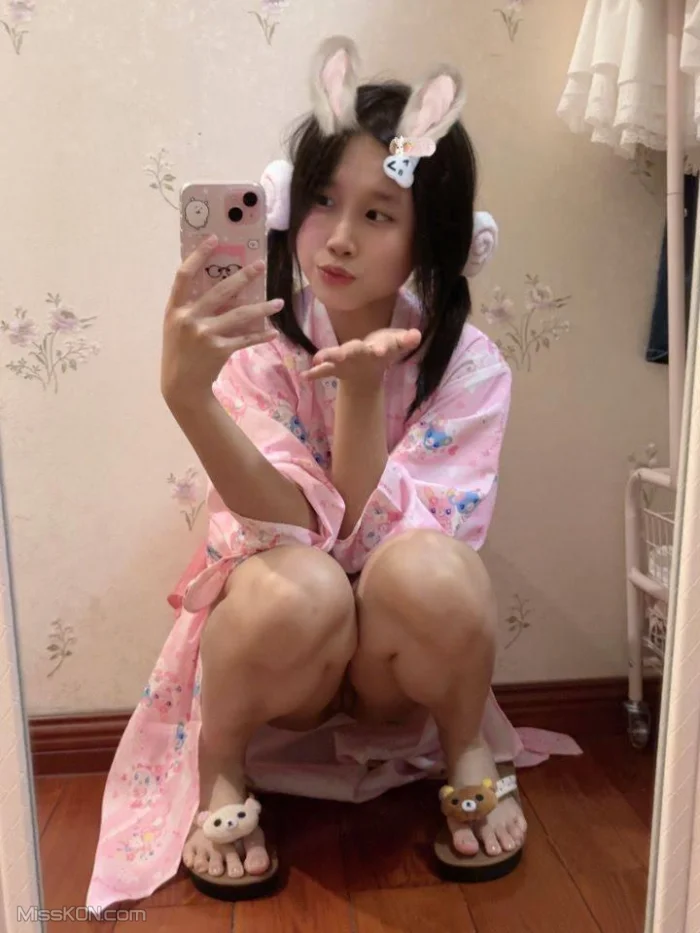 Xuxu(xuxulik)_ 1314门槛 双马尾露脸极品萝莉福利订阅