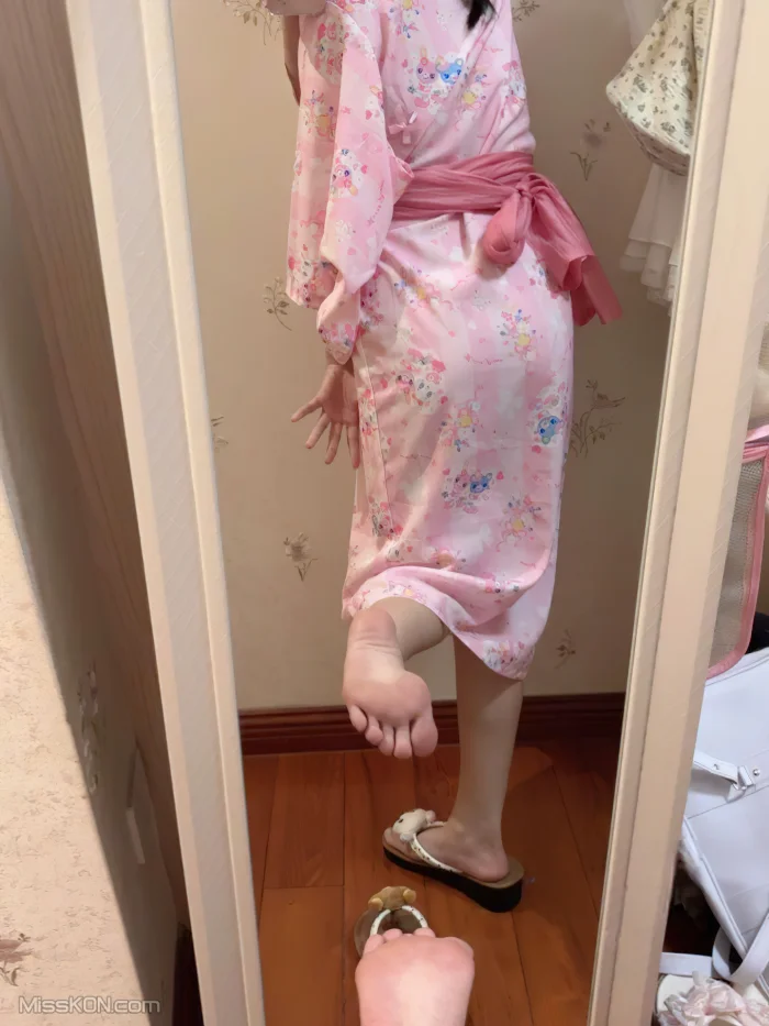 Xuxu(xuxulik)_ 1314门槛 双马尾露脸极品萝莉福利订阅