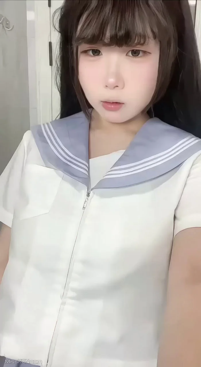 bigo喵喵_ 呆萌乖乖女的另一面
