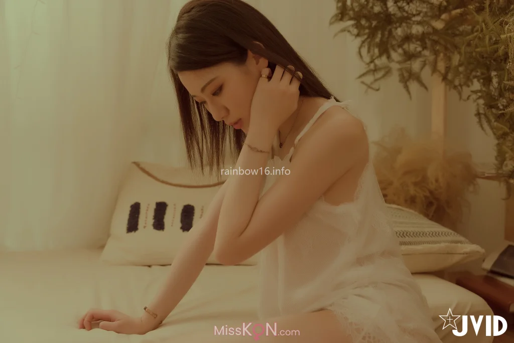 [JVID] 阿黎_『全裸露點』最初的小美好，唯美系空靈女孩-阿瓈