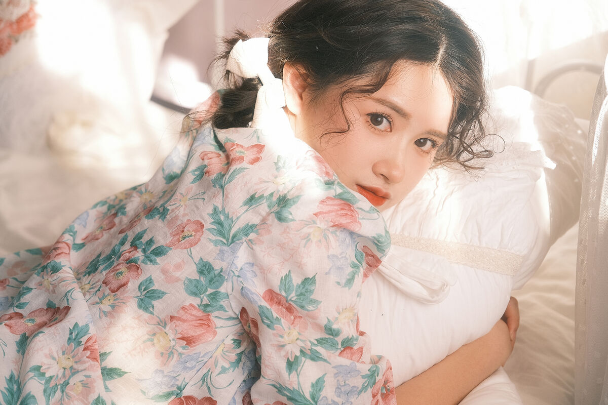 YiTuYu艺图语 Vol.8654 Li Zhi