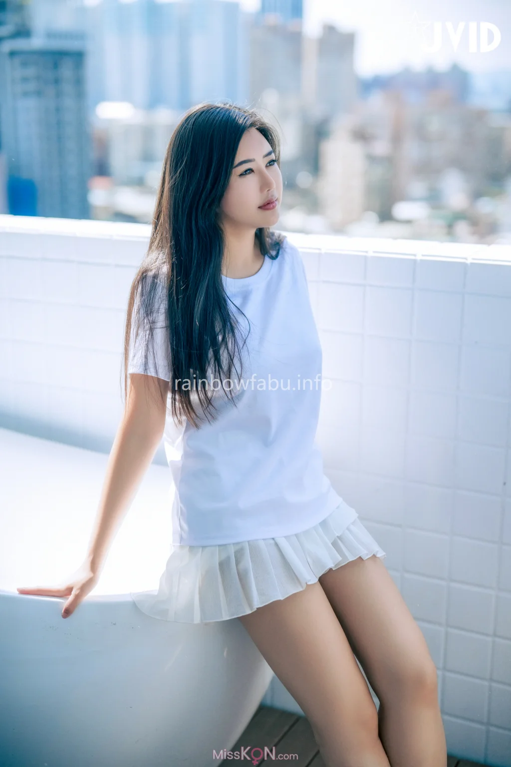 [JVID] 木木森_ 剛失戀の寂寞獨居美女－脫下內衣胸猛巨乳彈出🔥寂寞的女人 需要用肉棒撫慰她的情傷