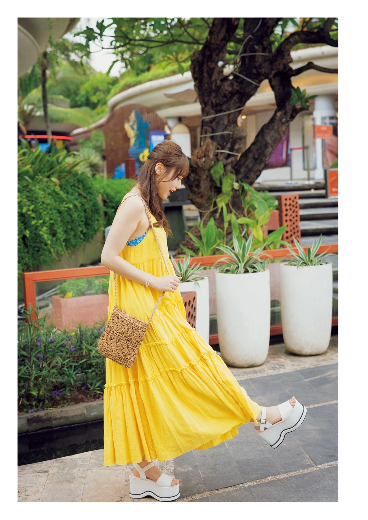 Saaya Kawagoe 川越紗彩, 1st写真集 「なんとかなるなる」 Set.05