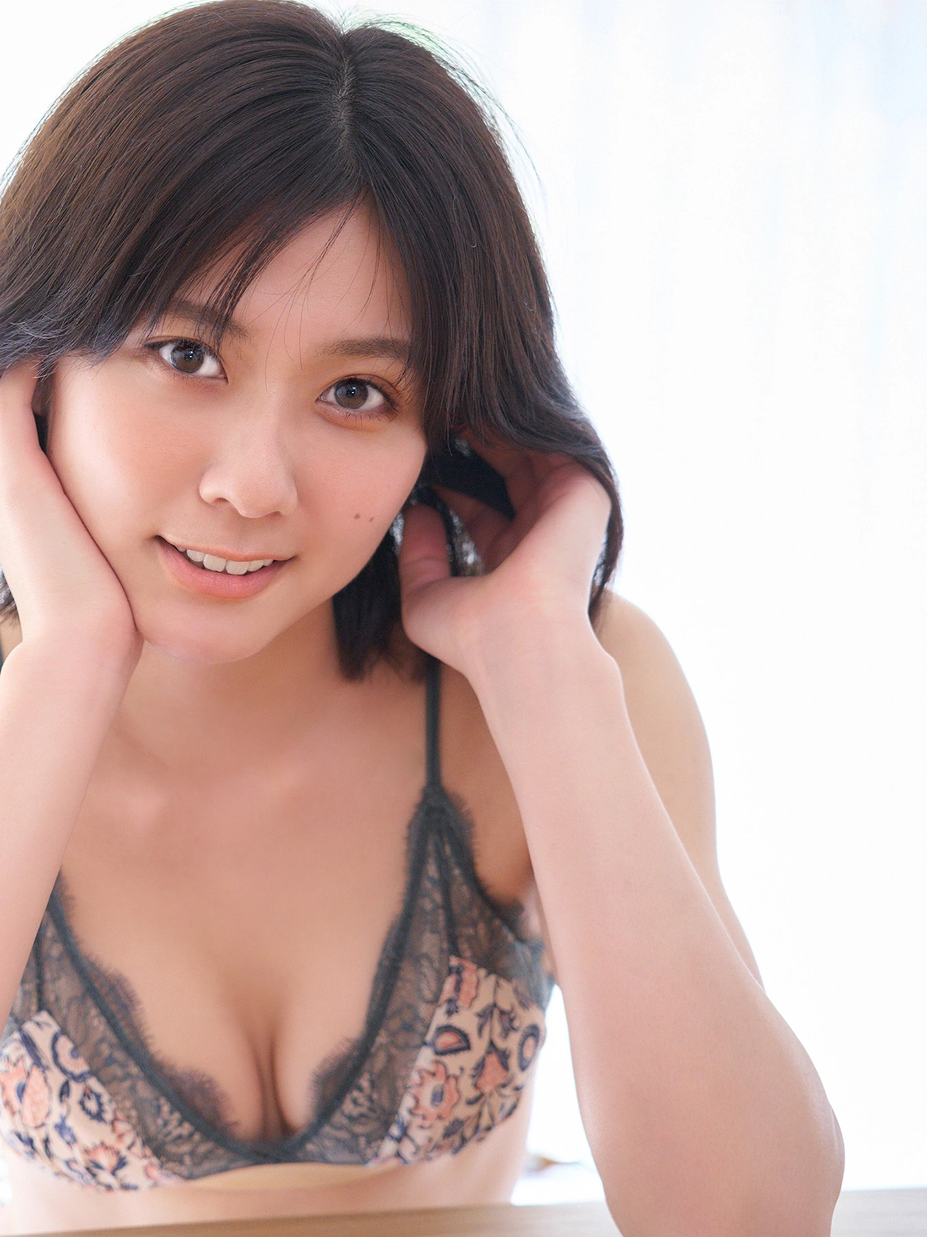Maria Shimizu 清水麻璃亜, 写真集 「まりあさん、見せすぎです！」 Set.01