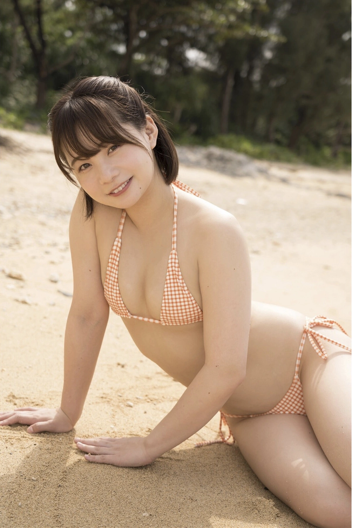Mana 真奈, 写真集 激撮 「無邪気なおっぱい」 Set.01