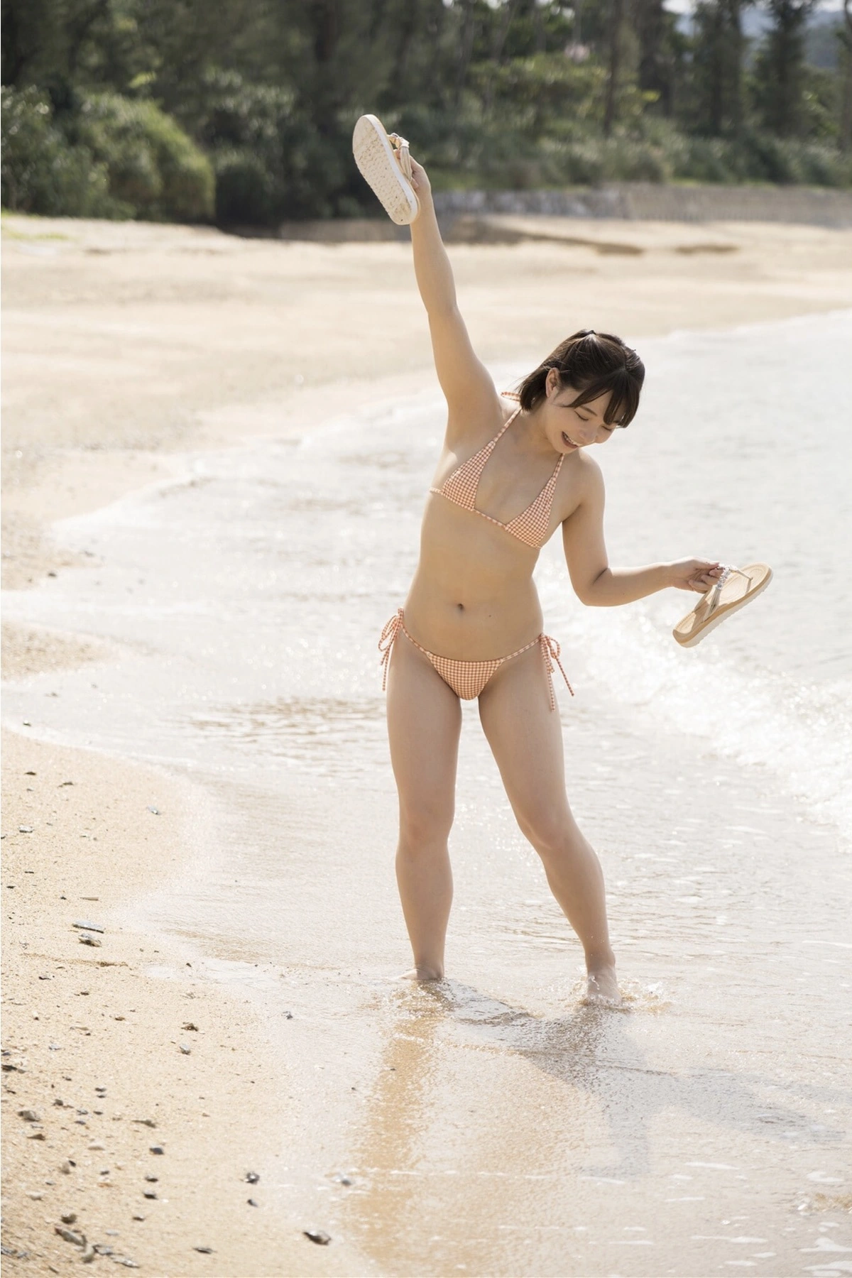 Mana 真奈, 写真集 激撮 「無邪気なおっぱい」 Set.01