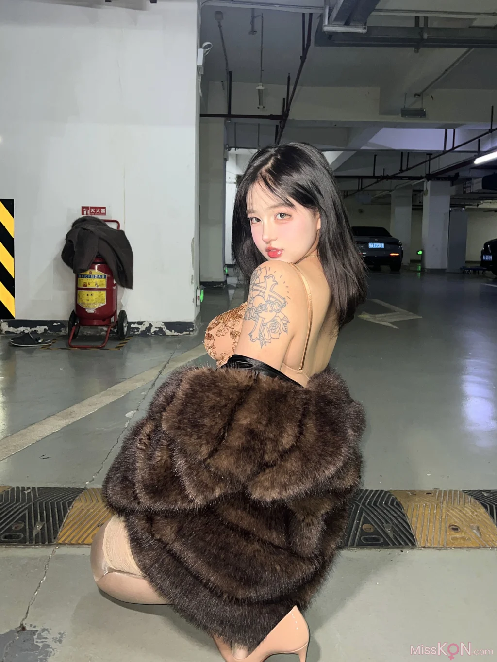 小u优优子_ 貂皮大衣