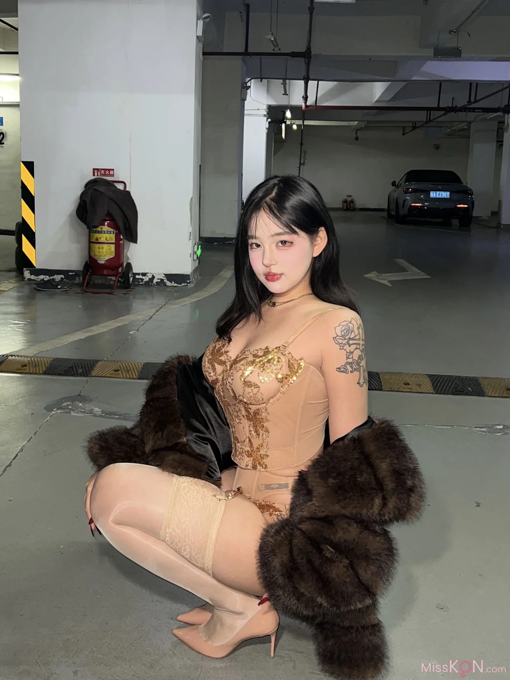 小u优优子_ 貂皮大衣