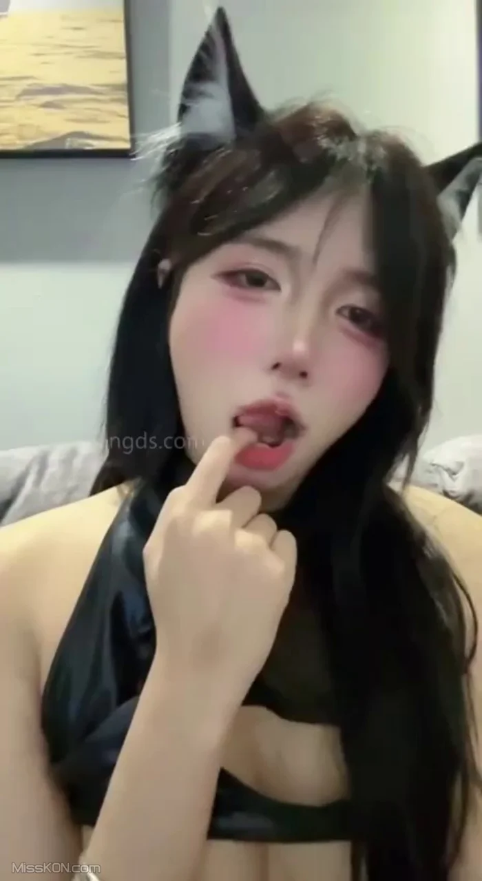 幼幼酱_ 可爱丰满少女 定制视频