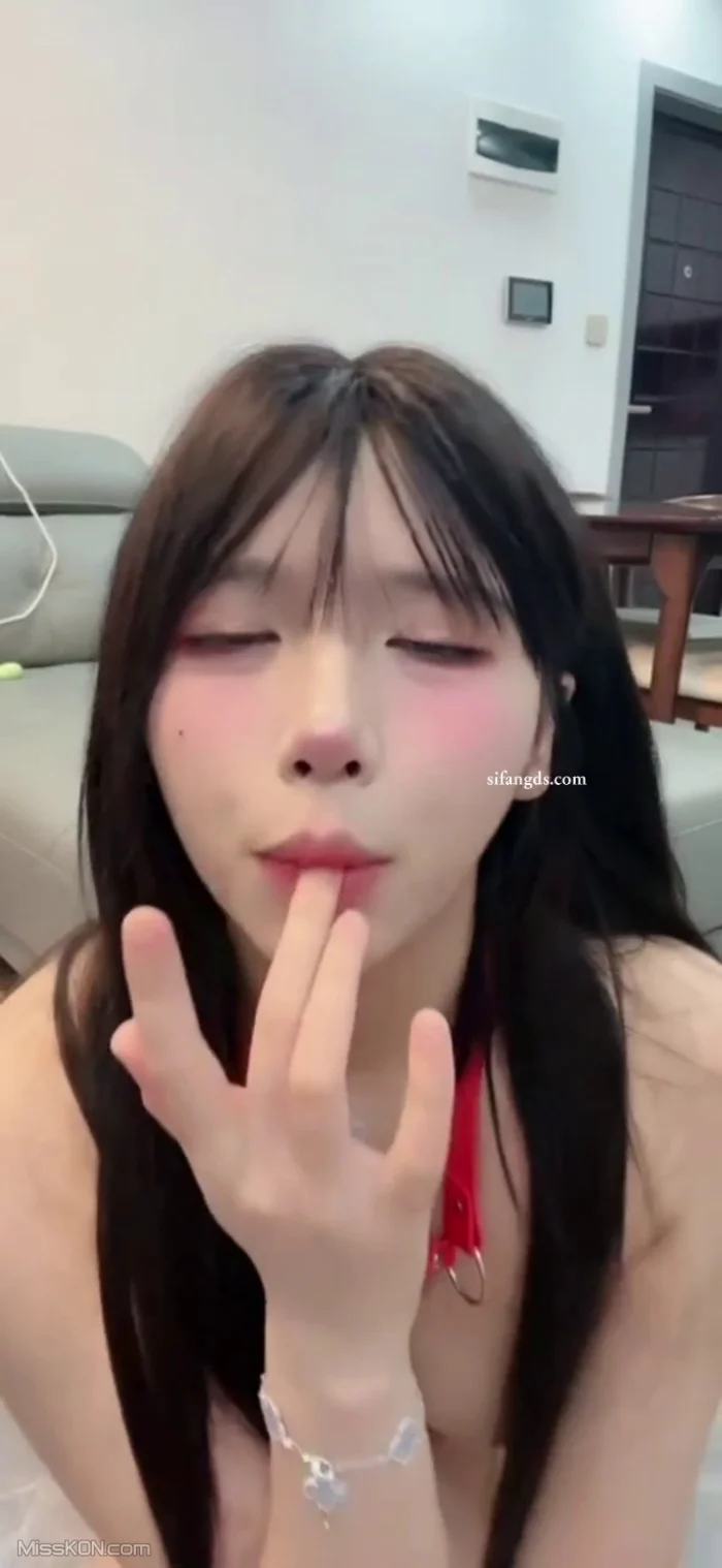 幼幼酱_ 可爱丰满少女 定制视频