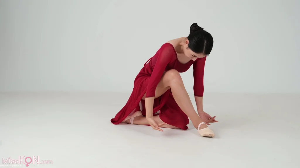 御姐舞蹈老师_ 高抬腿多毛美穴4K超清 贵妇气质拉满