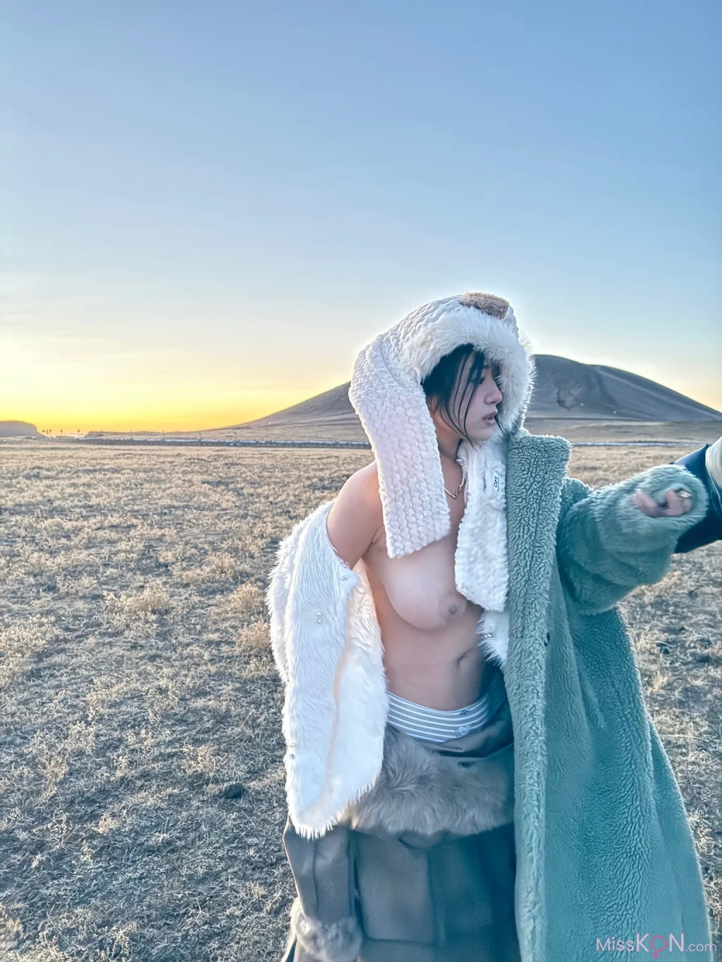 思酷儿_ R18 林希威社模特 乳神精美合集