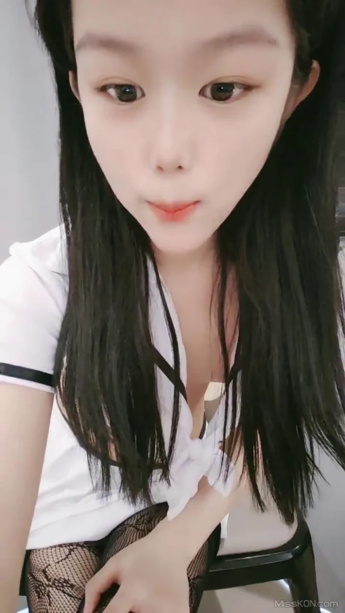 抱抱婷婷_ 半糖萝莉主播与闺蜜互动录播