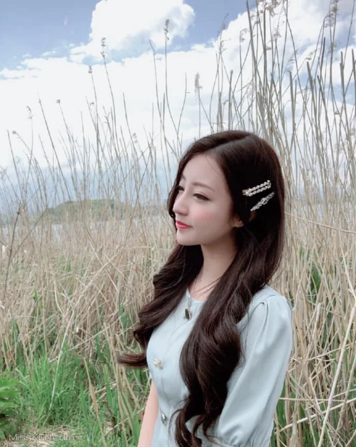 李晓雅_ 中经贸学院校花性爱私拍合集