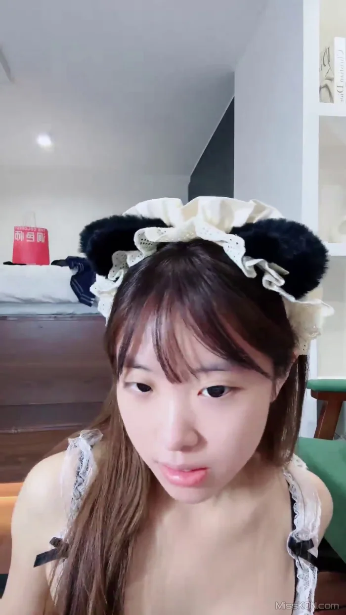 柚子_ 稚嫩甜美校花