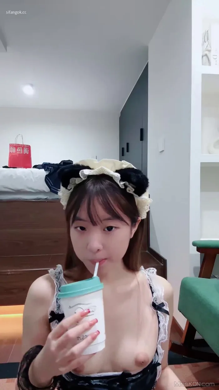 柚子_ 稚嫩甜美校花