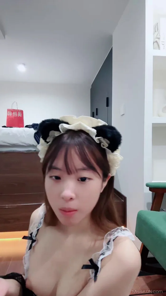 柚子_ 稚嫩甜美校花