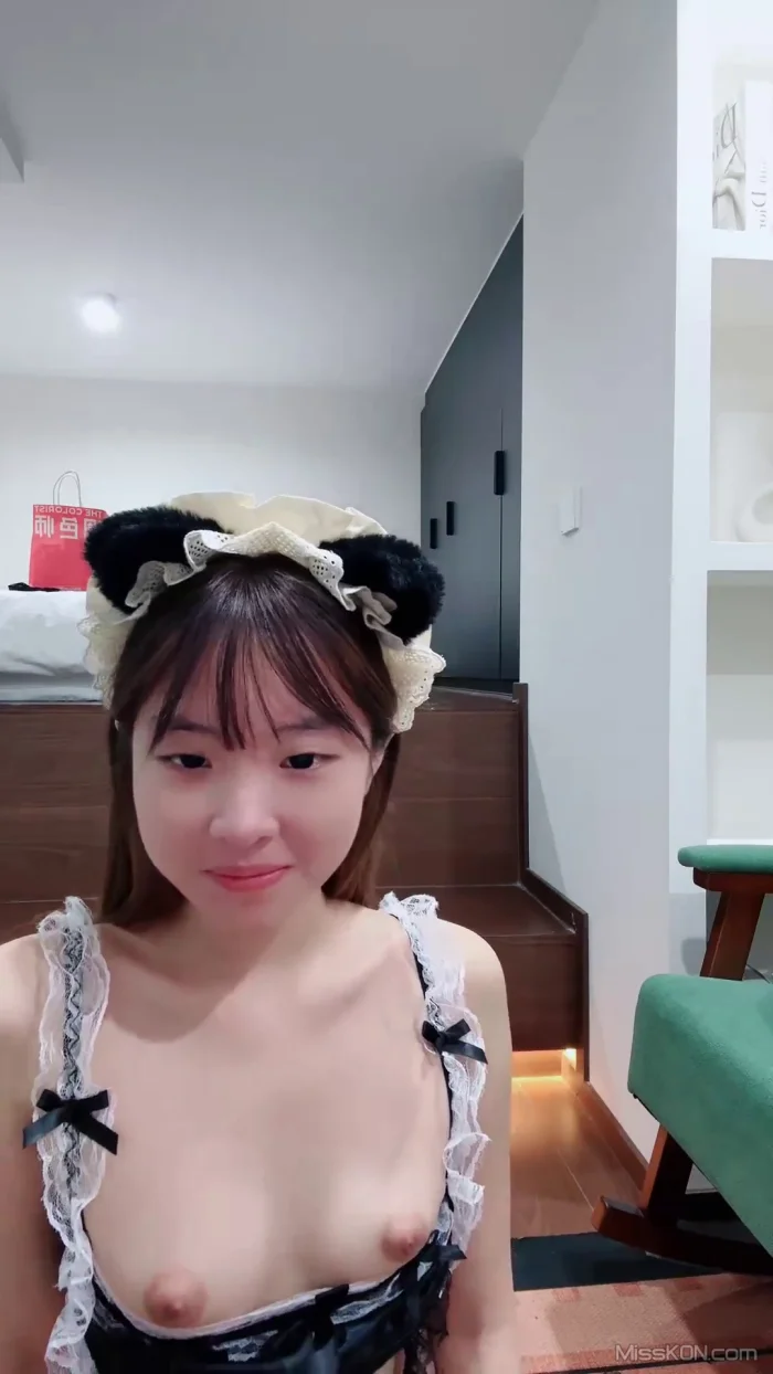 柚子_ 稚嫩甜美校花