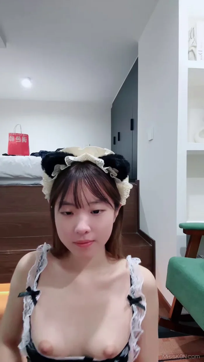 柚子_ 稚嫩甜美校花